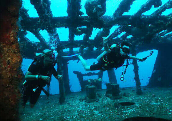 Cancun wreck and reef dive